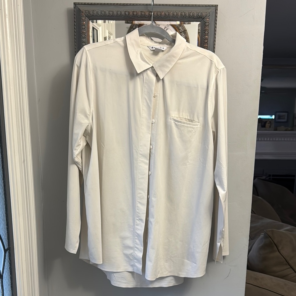 Athleta Urbanite White Shirt Classic Collar Relaxed Fit